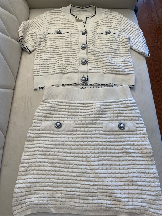 Dresses & Skirts - Women’s Cream Textured Knit Skirt - Classic Button Detail